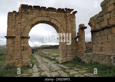 Cardo massimo alle rovine romane di Djemila in Algeria Foto Stock