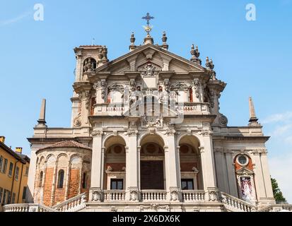 Chiesa di Santo Stefano Protomartire al centro dell'antico borgo di Appiano gentile, provincia di Como, Lombardia, Italia Foto Stock