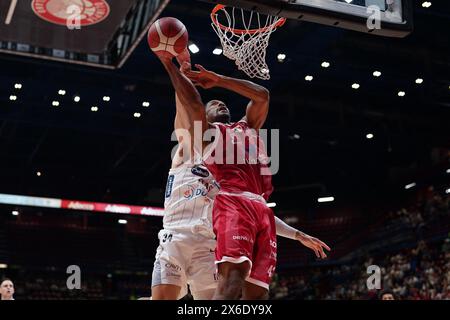 Milano, Italia. 14 maggio 2024. KYLE HINES (EA7 EMPORIO ARMANI OLIMPIA MILANO) durante i playoff - EA7 Emporio Armani Milano vs Dolomiti energia Trento, partita di serie A A Milano, Italia, 14 maggio 2024 Credit: Independent Photo Agency/Alamy Live News Foto Stock