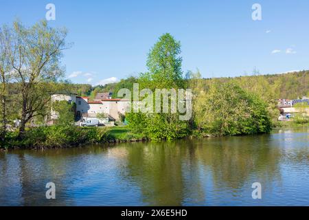 Dollnstein: fiume Altmühl, castello di Dollnstein a Oberbayern, Altmühltal, alta Baviera, Bayern, Baviera, Germania Foto Stock