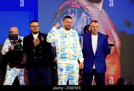Oleksandr Usyk durante i grandi arrivi cerimoniali al Boulevard City Music World, Riyadh, Arabia Saudita. Sabato 18 maggio si svolgerà la lotta per il titolo IBF, WBA, WBC e WBO tra Tyson Fury e Oleksandr Usyk. Data foto: Martedì 14 maggio 2024. Foto Stock