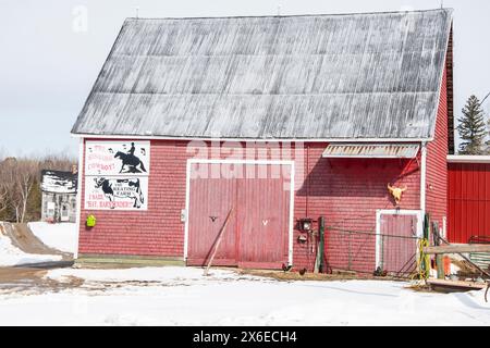 Fienile rosso nella fattoria Keating a Whitney a Miramichi, New Brunswick, Canada Foto Stock