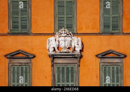 Primo piano di una facciata storica nel centro di Pisa, in Toscana, Italia centrale Foto Stock