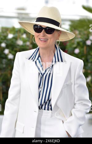 Cannes, Francia. 14 maggio 2024. Meryl Streep partecipa a una chiamata fotografica mentre riceve una Palme d'Or onoraria al 77° Festival annuale di Cannes al Palais des Festivals il 14 maggio 2024 a Cannes, in Francia. Foto di Rocco Spaziani/UPI credito: UPI/Alamy Live News Foto Stock