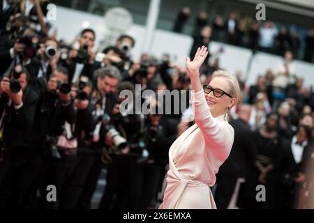 Cannes, Francia. 14 maggio 2024. Meryl Streep arriva sul Red Carpet per la serata di apertura del film The Second Act. Foto di Julie Edwards./Alamy Live News Foto Stock