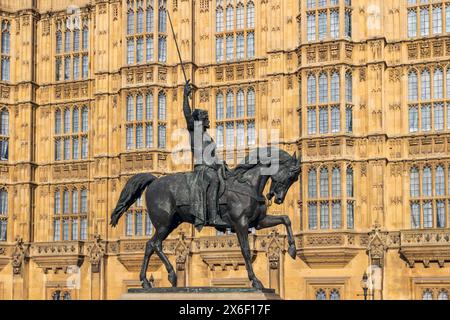 Statua di Riccardo i d'Inghilterra, Houses of Parliament, Londra, lunedì 29 aprile, 2024. foto: David Rowland / One-Image.com Foto Stock
