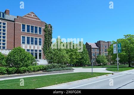 East Lansing, Michigan - 11 maggio 2024: La Michigan State University ha un campus di 5.300 acri, con i suoi edifici accademici in un ambiente simile a un parco. Foto Stock