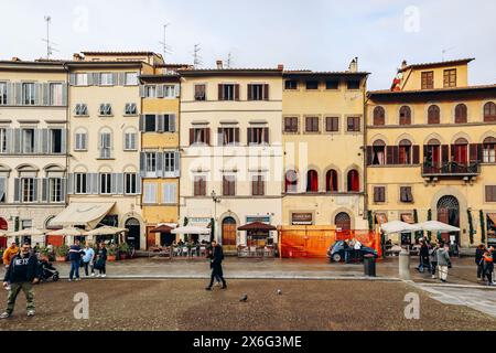 Firenze, Italia - 31 dicembre 2023: Piazza a Firenze di fronte a Palazzo Pitti Foto Stock