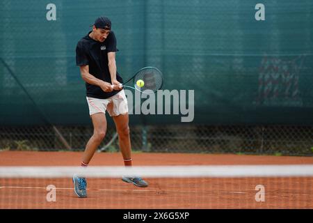 Torino, Italia. 14 maggio 2024. Italia, Torino 14/05/2024Sporting Press Club (Torino). Challenger 175 Piemonte Open intesa Sanpaolo Tournament qualifiche Lorenzo Sonego dell'Italia durante il Challenger 175 Piemonte Open intesa Sanpaolo Tournament Credit: Independent Photo Agency/Alamy Live News Foto Stock