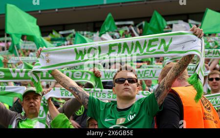 Colonia, Germania. 9 maggio 2024. firo : 09.05.2024, calcio, calcio femminile, calcio femminile, calcio femminile, stagione 2023/2024, DFB Cup, finale di coppa femminile, finale, FC Bayern Monaco - VfL Wolfsburg 0:2 tifosi Wolfsburg credito: dpa/Alamy Live News Foto Stock