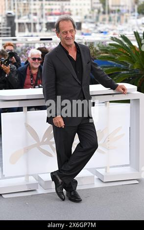 Vincent Lindon partecipa alla photocall "le Deuxieme Act" (il secondo atto) durante il 77° Festival di Cannes, in Francia. Data foto: Mercoledì 15 maggio 2024. Foto Stock