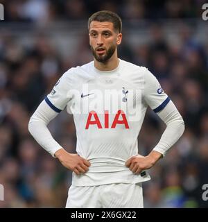 Londra, Regno Unito. 14 maggio 2024 - Tottenham Hotspur V Manchester City - Premier League - Tottenham Hotspur Stadium. Rodrigo Bentancur di Tottenham in azione. Crediti immagine: Mark Pain/Alamy Live News Foto Stock