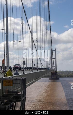 Hessle, Regno Unito, 14 aprile 2024: Una vista del ponte Humber, attraverso l'estuario dell'Humber da East Riding of Yorkshire a Lincolnshire Foto Stock