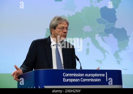 Bruxelles, Belgio. 15 maggio 2024. Conferenza stampa del Commissario europeo Paolo GENTILONI sulle previsioni economiche della primavera 2024 a Bruxelles, Belgio, il 15 maggio 2024. Crediti: ALEXANDROS MICHAILIDIS/Alamy Live News Foto Stock