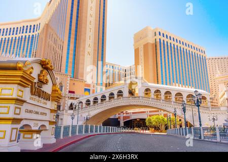 Las Vegas, Nevada - 13 aprile 2024: Vista del Venetian Resort, Hotel e Casino durante il giorno Foto Stock