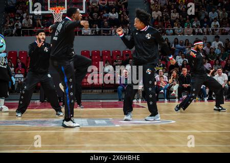 Gli Harlem Globetrotters si esibiscono al Prince Felipe Pavilion di Saragozza, Spagna Foto Stock