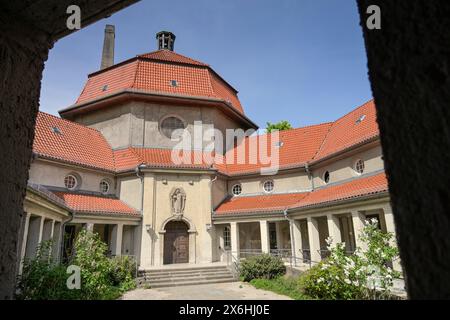 Silent Kulturquartier verde, Krematorium Wedding, Gerichtstraße, Wedding, Mitte di Berlino, Deutschland Foto Stock