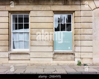 L'ex hotel Stamford, un edificio neoclassico, ora case di lusso, in vendita a Stamford, Inghilterra, aprile 2024. Foto Stock