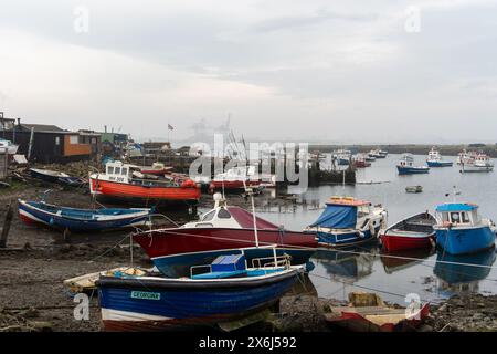 Stazione sud, nr. Redcar, North Yorkshire, Regno Unito. Cantiere navale in un piccolo porto conosciuto localmente come Paddy's Hole. Foto Stock