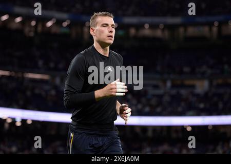 Madrid, Spagna. 14 maggio 2024 Madrid, Spagna. Il 14 maggio 2024 Andriy Lunin del Real Madrid si scalda prima della partita LaLiga EA Sports tra il Real Madrid CF e il Deportivo Alaves all'Estadio Santiago Bernabeu il 14 maggio 2024 a Madrid, Spagna. (Foto di QSP) Foto Stock