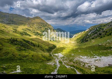 Veduta di Winklertal, Carnic Main Ridge, Carnic High Trail, Carnic Alps, Carinthia, Austria Foto Stock