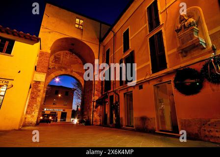 Piazza del comune di Pietrasanta, provincia di Lucca, Italia Foto Stock