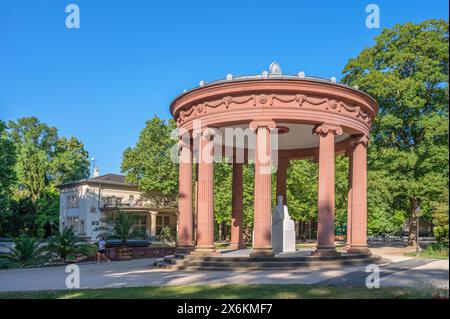 Elisabethenbrunnen nei giardini termali, Bad Homburg vor der Höhe, Taunus, Assia, Germania Foto Stock