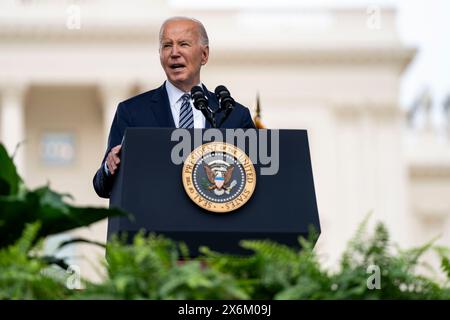 Washington, Vereinigte Staaten. 15 maggio 2024. Il presidente degli Stati Uniti Joe Biden parla durante il National Peace Officers Memorial Service presso il Campidoglio degli Stati Uniti a Washington DC mercoledì 15 maggio 2024. Credito: Bonnie Cash/Pool tramite CNP/dpa/Alamy Live News Foto Stock