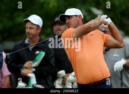 Louisville, Stati Uniti. 15 maggio 2024. Brook Kopek parte alla quindicesima buca durante la terza giornata di prove per il campionato PGA 2024 al Valhalla Golf Course mercoledì 15 maggio 2024 a Louisville, Kentucky. Foto di John Sommers II/UPI credito: UPI/Alamy Live News Foto Stock