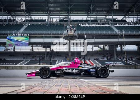 Speedway, Indiana, Stati Uniti. 15 maggio 2024. KYLE KIRKWOOD (27) di Jupiter, Florida, attraversa il cortile di mattoni mentre si allenano per la 108a corsa della 500 miglia di Indianapolis all'Indianapolis Motor Speedway di Speedway, IN. (Immagine di credito: © Grindstone Media Group/ASP) SOLO PER USO EDITORIALE! Non per USO commerciale! Foto Stock