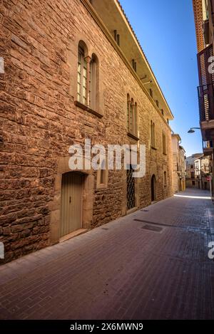 Edificio storico della canonica di Santpedor, di origine medievale (Bages, Barcellona, ​​Catalonia, Spagna) ESP: Edificio Histórico, rectoría Santpedor Foto Stock