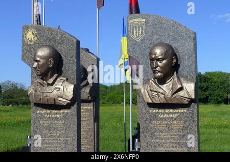 REGIONE DI CHERKASY, UCRAINA - 9 MAGGIO 2024 - l'Alley of Memory commemora il personale militare della 93a Brigata meccanizzata separata Kholodnyi Yar che morì mentre difendeva l'Ucraina nel 2014-2023, regione di Cherkasy, Ucraina centrale. Foto Stock