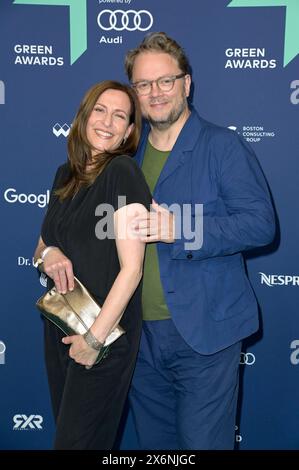 Ulrike Frank mit Ehemann Marc Schubring bei der Verleihung der 17. Green Awards 2024 a der Messe Berlin. Berlino, 15.05.2024 *** Ulrike Frank con il marito Marc Schubring alla presentazione dei 17 Green Awards 2024 alla Messe Berlin Berlin, 15 05 2024 foto:XF.xKernx/xFuturexImagex Green Awards 4579 Foto Stock