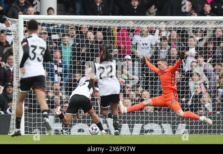 GOL 1-0, Rodrigo Muniz del Fulham segna. - Fulham contro Crystal Palace, Premier League, Craven Cottage Stadium, Londra, Regno Unito - 27 aprile 2024. Solo per uso editoriale - si applicano restrizioni DataCo. Foto Stock