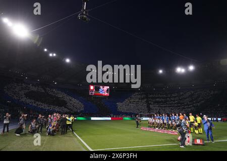 Roma, Italie. 15 maggio 2024. Coreografia dei tifosi dell'Atalanta BC e della squadra (Atalanta BC) in formazione durante la Coppa Italia, finale di calcio tra Atalanta BC e Juventus FC il 15 maggio 2024 allo Stadio Olimpico di Roma - Photo Morgese-Rossini/DPPI Credit: DPPI Media/Alamy Live News Foto Stock