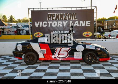 Delaware, Canada. 10 maggio 2024, il Delaware Speedway apre le porte per la 72a stagione. Sterling Roberts (15) di Ingersoll Foto Stock