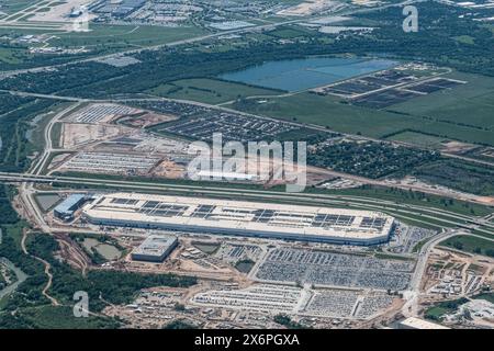 Vista aerea della fabbrica Giga Tesla fuori Austin, Texas, la seconda fabbrica più grande degli Stati Uniti Foto Stock