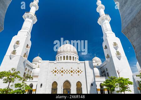 La grande Moschea dello sceicco Zayed, solo, è una moschea situata a solo, Indonesia Foto Stock