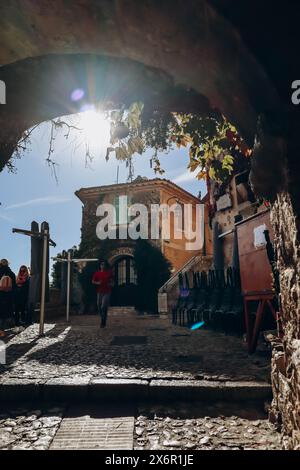 Il villaggio di Eze, costruito sulla cima di una collina, il più bel borgo medievale della Costa Azzurra Foto Stock