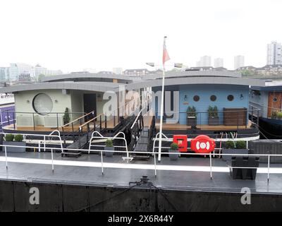 Londra, Regno Unito. 16 maggio 2024. Il Chelsea e il Consiglio di Kensington servono un avviso di sfratto per due mega case galleggianti "Zephyr" e "pacifica". Credito: Brian Minkoff / Alamy Live News Foto Stock