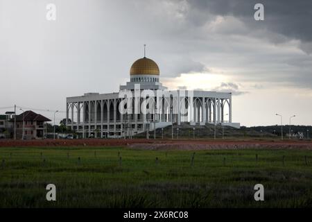 La Moschea centrale di Songkhla a Khlong Hae durante il tramonto. Foto Stock