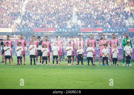 Orlando, Florida, Stati Uniti, 15 maggio 2024, tra i giocatori di Miami durante l'inno nazionale all'Inter&Co Stadium. (Foto: Marty Jean-Louis/Alamy Live News Foto Stock