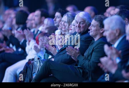 Mannheim, Germania. 16 maggio 2024. Hasso Plattner (M), co-fondatore della società di software SAP, siede in prima fila al suo addio. Crediti: Marijan Murat/dpa/Alamy Live News Foto Stock