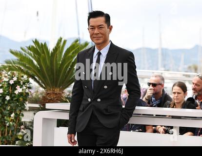 Cannes, Francia. 16 maggio 2024. L'attore Louis Koo posa durante una chiamata fotografica per il film "Twilight of the Warriors: Walled in" alla 77a edizione del Festival di Cannes a Cannes, nel sud della Francia, il 16 maggio 2024. Crediti: Gao Jing/Xinhua/Alamy Live News Foto Stock