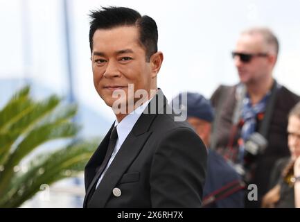 Cannes, Francia. 16 maggio 2024. L'attore Louis Koo posa durante una chiamata fotografica per il film "Twilight of the Warriors: Walled in" alla 77a edizione del Festival di Cannes a Cannes, nel sud della Francia, il 16 maggio 2024. Crediti: Gao Jing/Xinhua/Alamy Live News Foto Stock