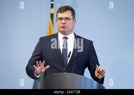 Laurynas Kasciunas litauischer Verteidigungsminister aufgenommen im Rahmen einer Pressekonferenz im BMVg a Berlino, 16.05.2024. Berlin Deutschland *** Laurynas Kasciunas Ministro della difesa lituano registrato durante una conferenza stampa al BMVg di Berlino, 16 05 2024 Berlino Germania Copyright: xLorenzxHuterxphotothek.dex Foto Stock