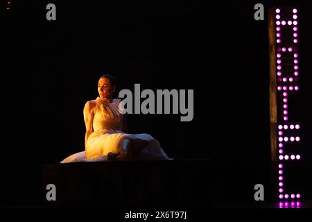 Londra, Regno Unito. 16 maggio 2024. Blanche interpretata da Marge Hendrick si esibisce in Un tram chiamato Desire dello Scottish Ballet al Sadler's Wells Theatre di Londra. Crediti: Katie Collins/EMPICS/Alamy Live News Foto Stock