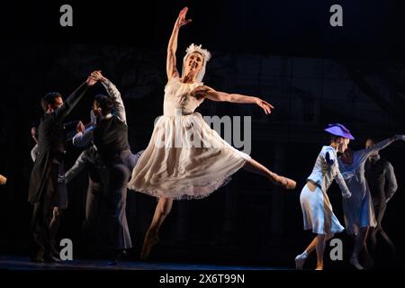 Londra, Regno Unito. 16 maggio 2024. Blanche interpretata da Marge Hendrick e membri dello Scottish Ballet eseguono Un tram chiamato Desire al Sadler's Wells Theatre di Londra. Crediti: Katie Collins/EMPICS/Alamy Live News Foto Stock