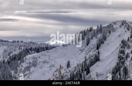 Setzberg in inverno, Tegernsee, montagne, inizio inverno, freddo, Baviera, Germania Foto Stock