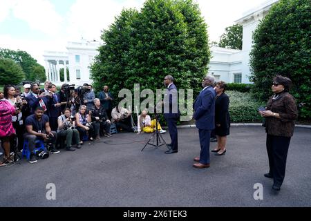 Washington, Stati Uniti. 16 maggio 2024. I querelanti Brown contro Board of Education parlano ai membri dei media dopo il loro incontro con il presidente degli Stati Uniti Joe Biden alla Casa Bianca di Washington il 16 maggio 2024. Foto di Yuri Gripas/Pool/Sipa USA credito: SIPA USA/Alamy Live News Foto Stock